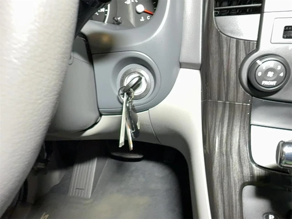 2012 Kia Carnival - Image 25 of 31