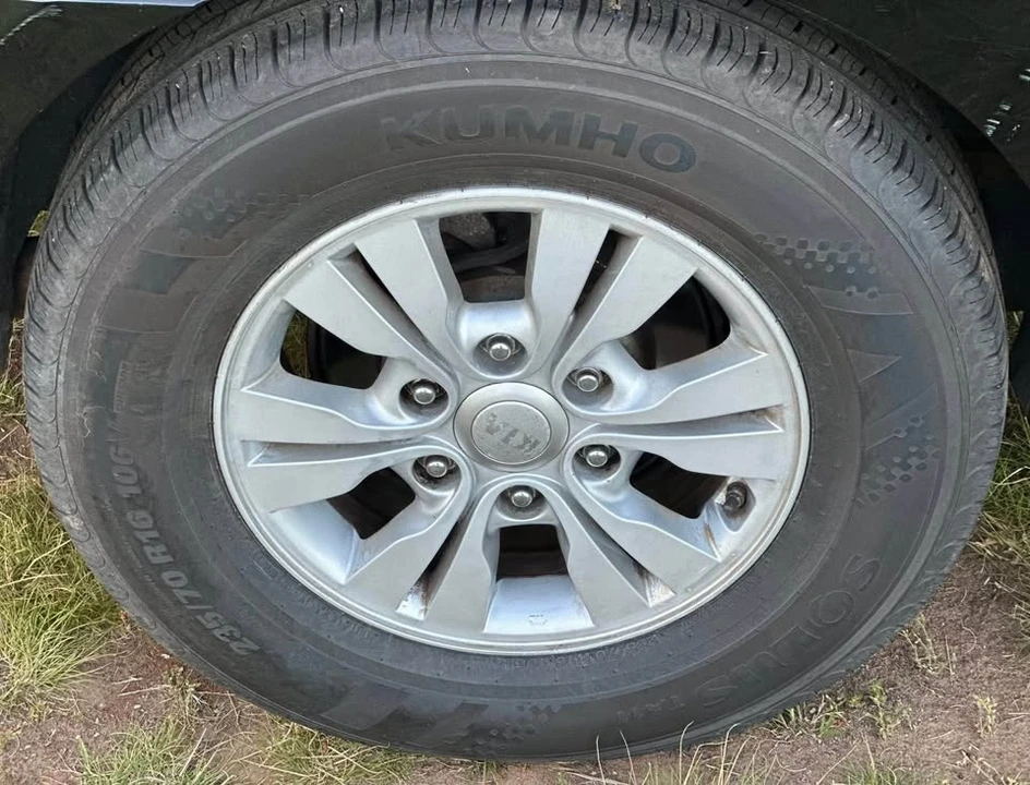2012 Kia Carnival - Image 15 of 15