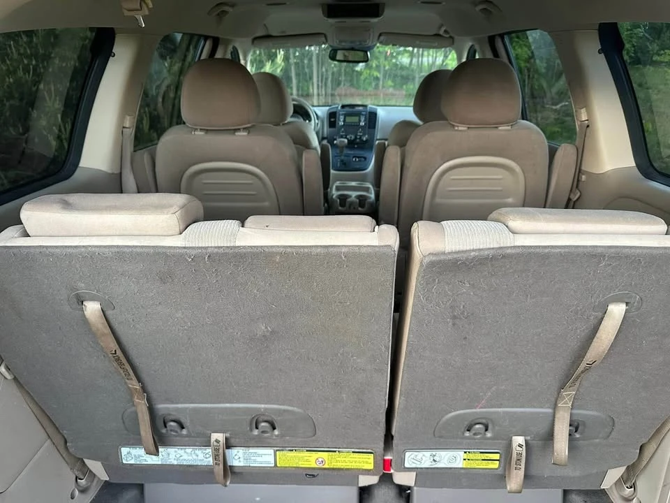 2012 Kia Carnival - Image 14 of 15