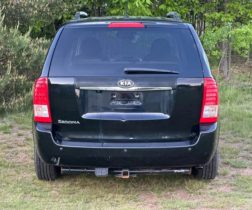 2012 Kia Carnival - Image 5 of 15