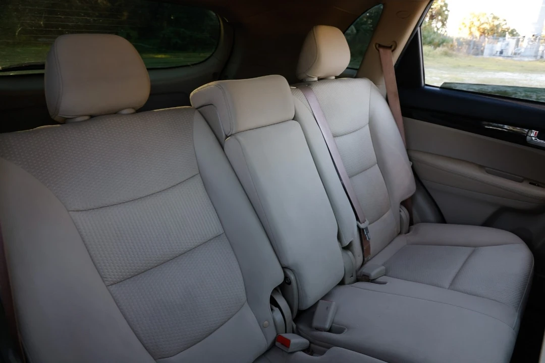 2012 Kia Sorento - Image 14 of 21