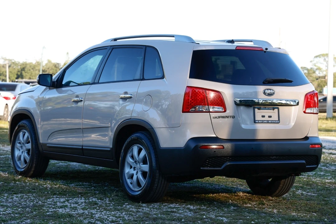 2012 Kia Sorento - Image 5 of 12