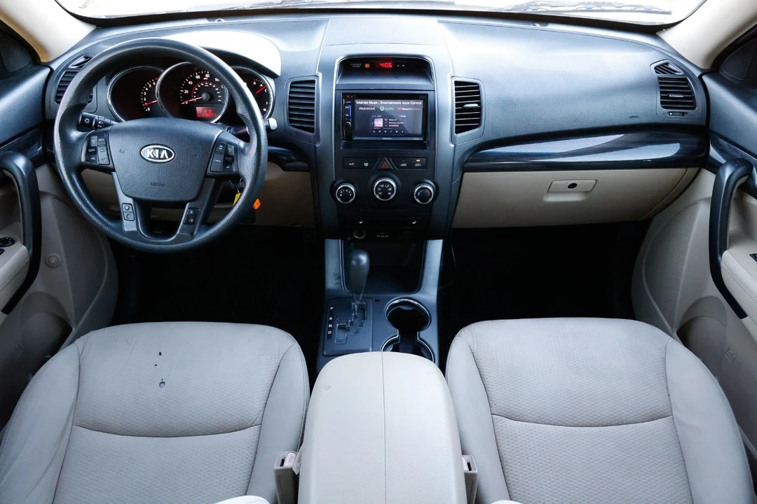 2012 Kia Sorento - Image 2 of 12