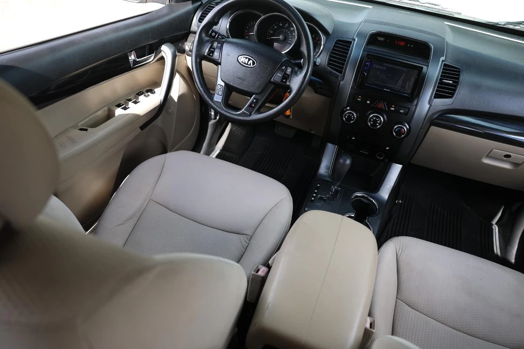 2012 Kia Sorento - Image 19 of 21