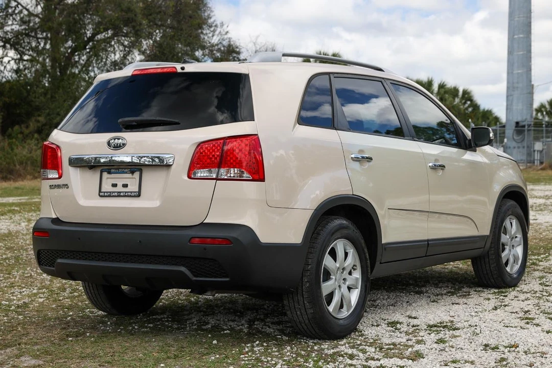 2012 Kia Sorento - Image 9 of 21