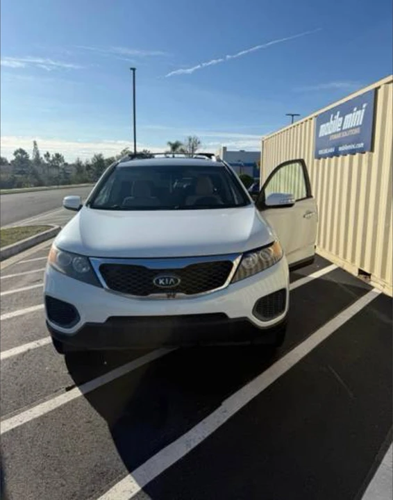 2012 Kia Sorento - Image 3 of 10