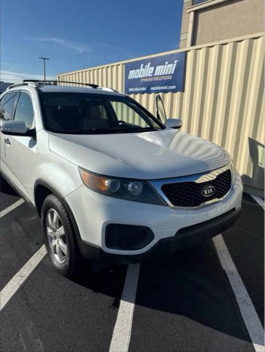 2012 Kia Sorento - Image 2 of 10