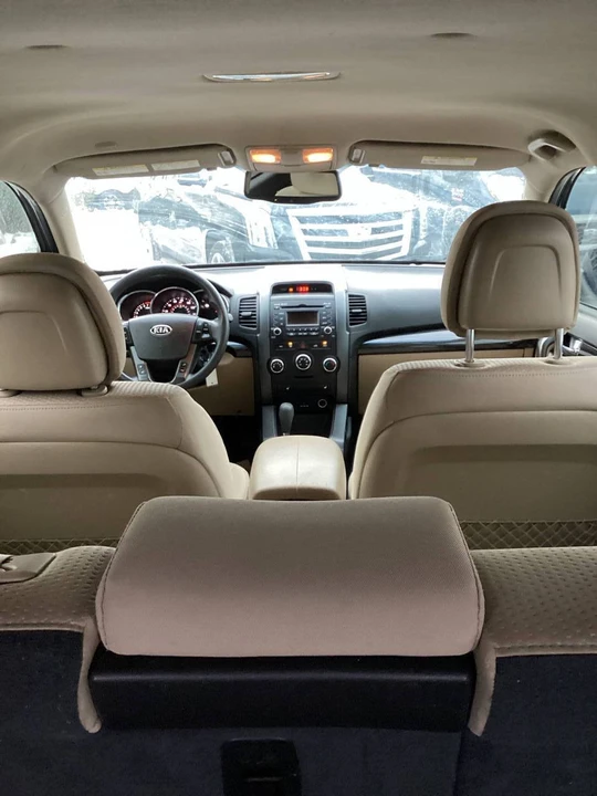 2012 Kia Sorento - Image 11 of 21