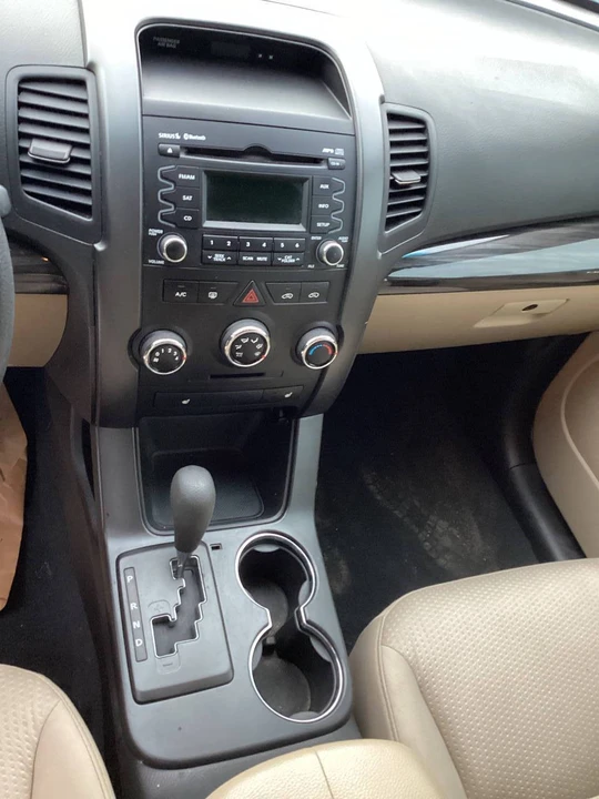 2012 Kia Sorento - Image 17 of 21