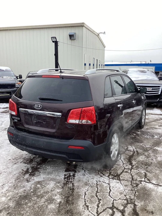 2012 Kia Sorento - Image 8 of 21