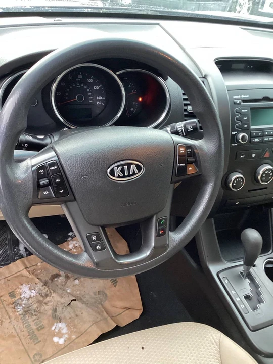 2012 Kia Sorento - Image 14 of 21