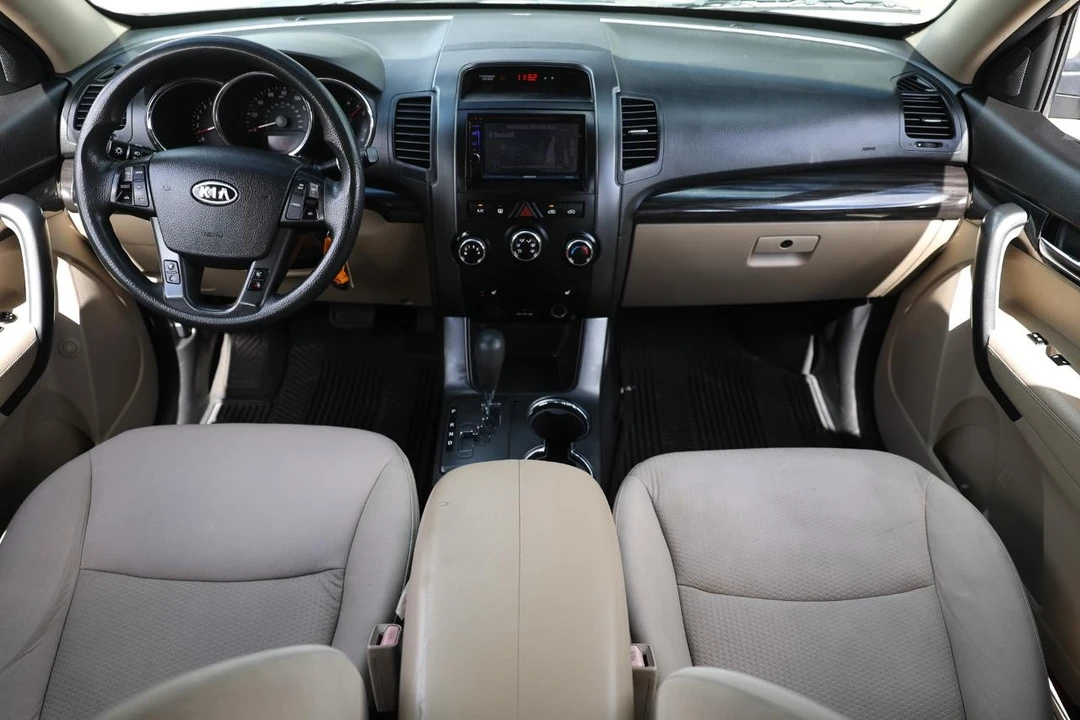 2012 Kia Sorento - Image 2 of 21