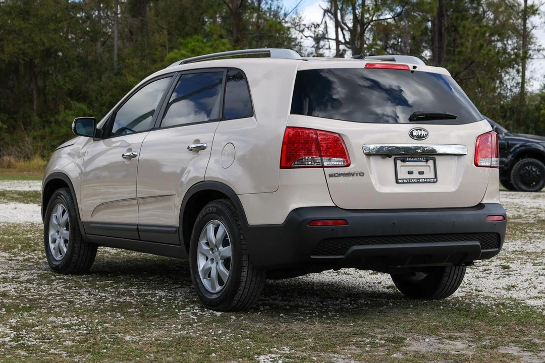 2012 Kia Sorento - Image 5 of 21