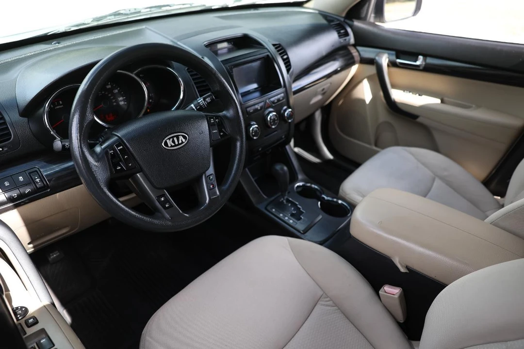 2012 Kia Sorento - Image 4 of 21