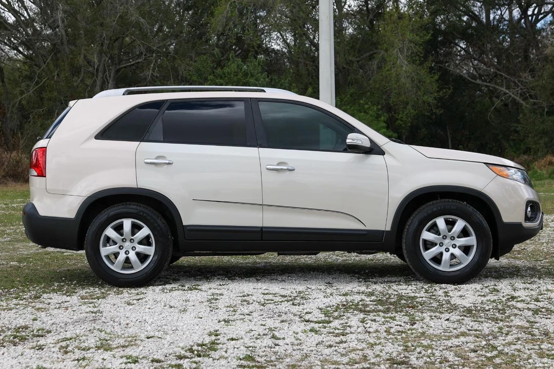 2012 Kia Sorento - Image 11 of 21