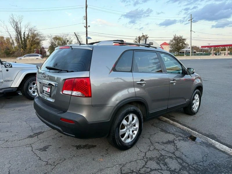 2012 Kia Sorento - Image 8 of 12