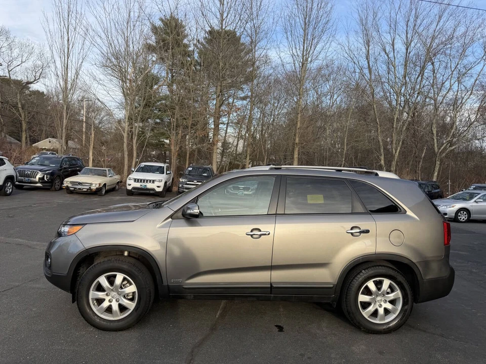 2012 Kia Sorento - Image 7 of 31