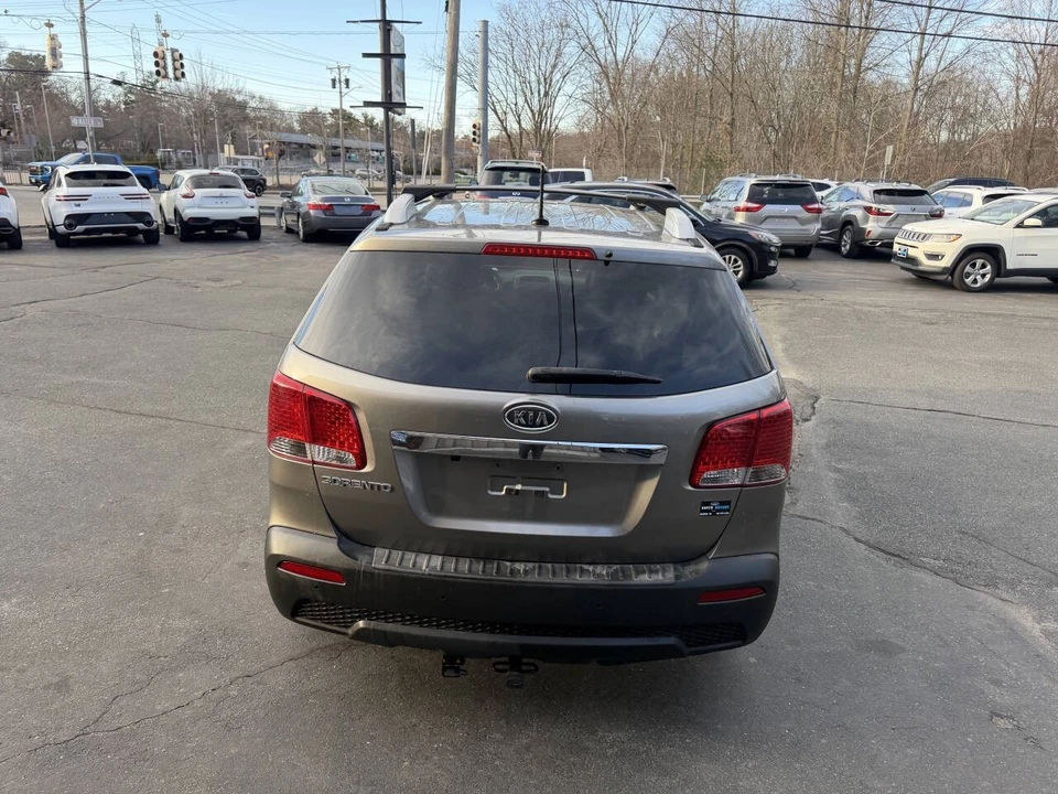 2012 Kia Sorento - Image 11 of 31