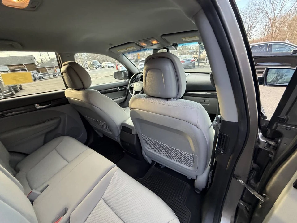 2012 Kia Sorento - Image 26 of 31