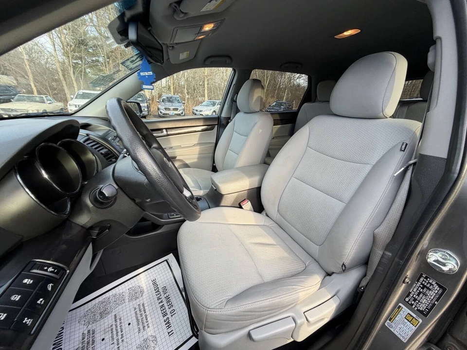 2012 Kia Sorento - Image 16 of 31