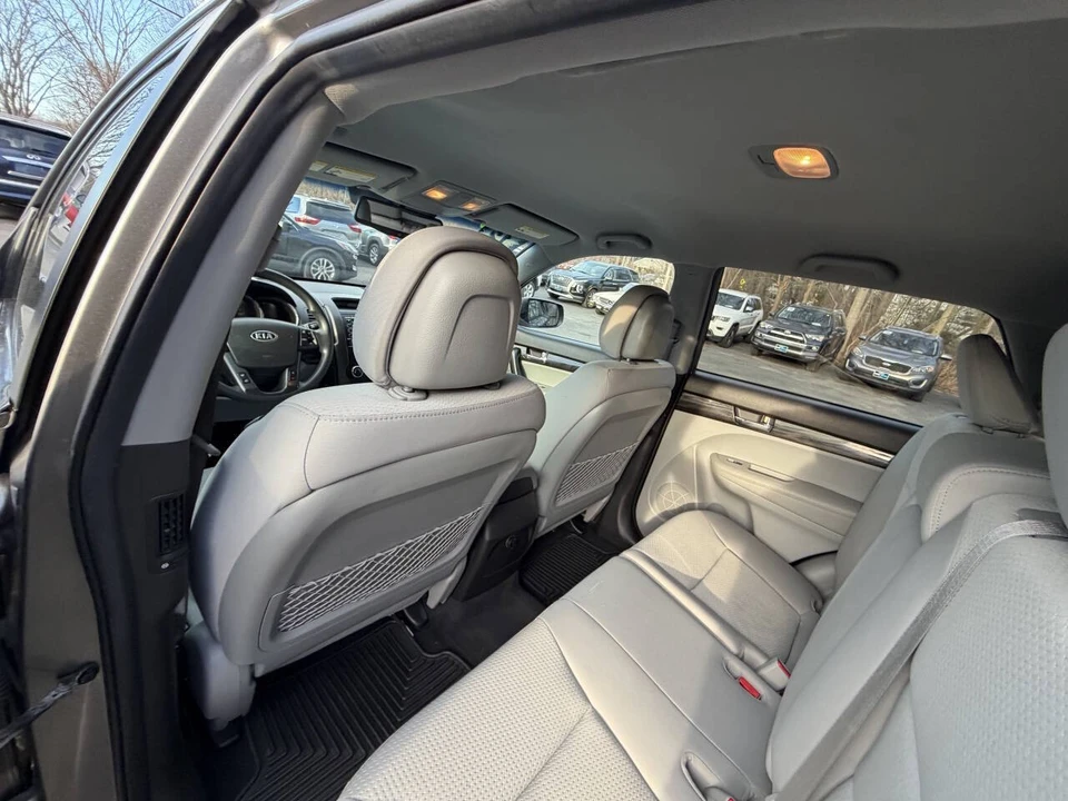 2012 Kia Sorento - Image 20 of 31