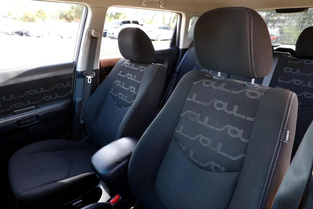 2012 Kia Soul - Image 6 of 21