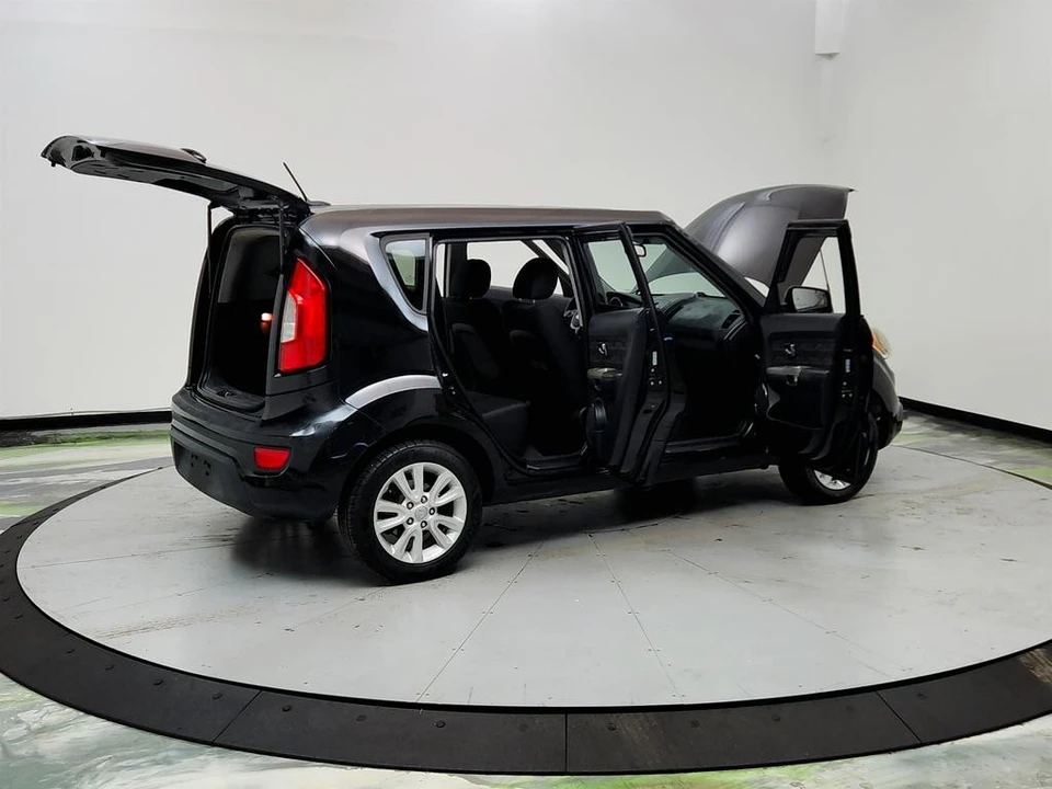 2012 Kia Soul - Image 11 of 21