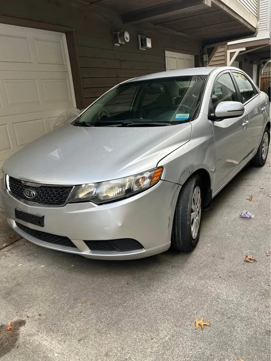 2012 Kia Forte - Image 2 of 5