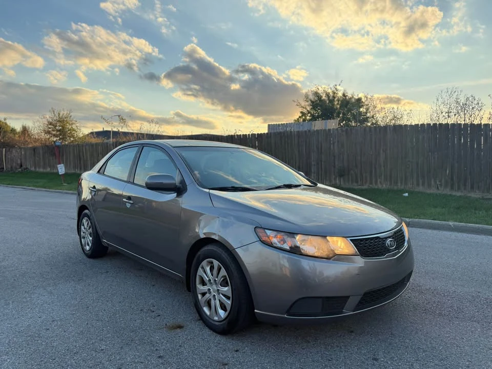 2012 Kia Forte - Image 2 of 5