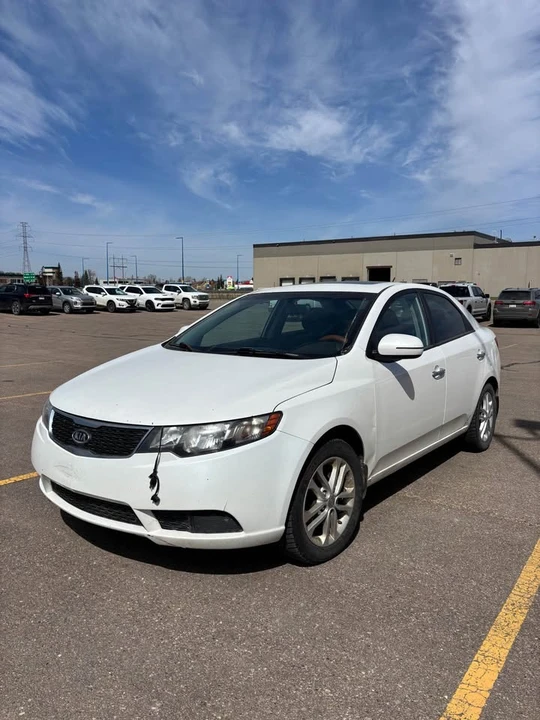 2012 Kia Forte - Image 2 of 12