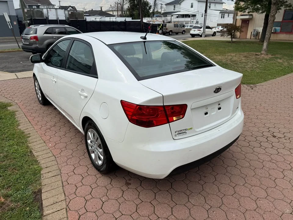 2012 Kia Forte - Image 10 of 12