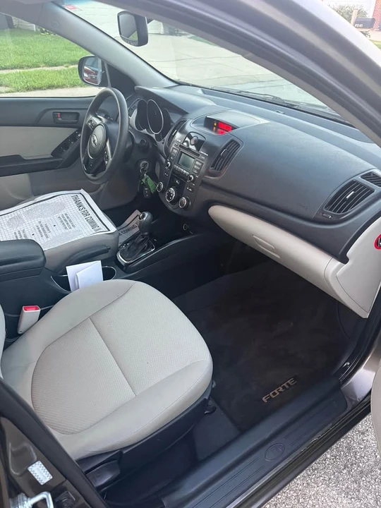 2012 Kia Forte - Image 9 of 14