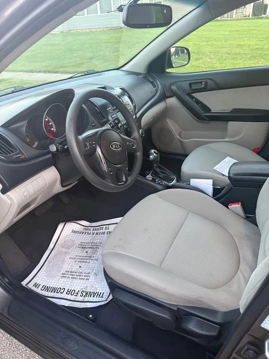 2012 Kia Forte - Image 9 of 15