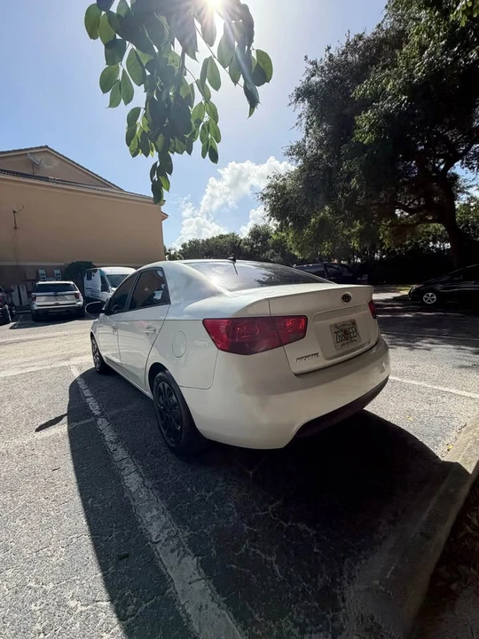 2012 Kia Forte - Image 8 of 16