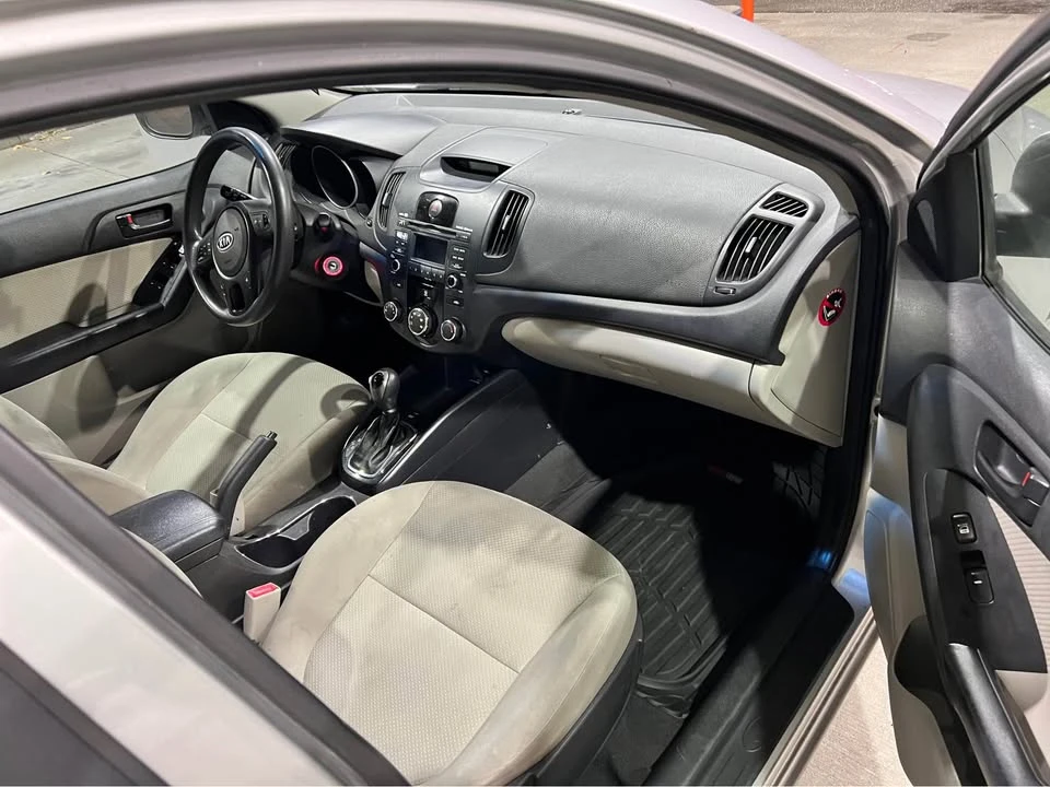 2012 Kia Forte - Image 7 of 10