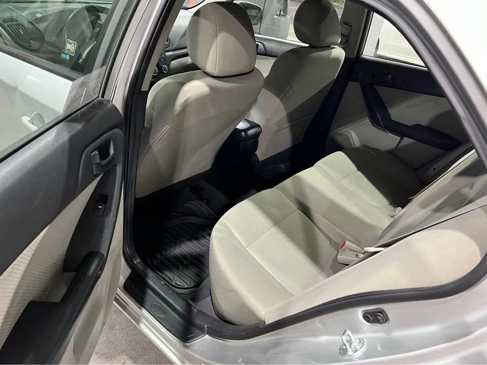 2012 Kia Forte - Image 9 of 10