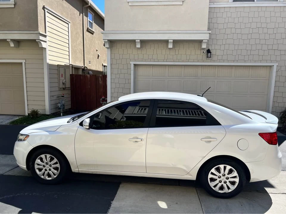 2012 Kia Forte - Image 2 of 12
