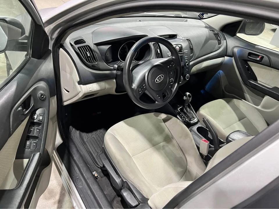 2012 Kia Forte - Image 8 of 10