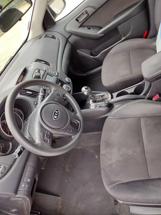 2012 Kia Forte - Image 9 of 11
