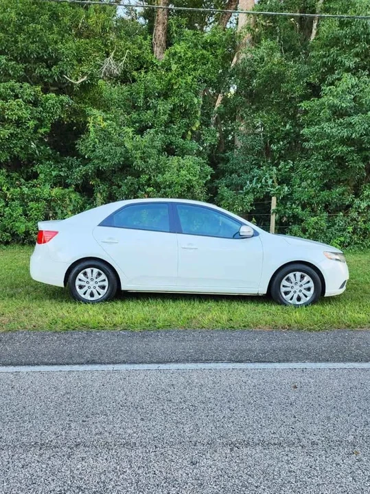 2012 Kia Forte - Image 7 of 13