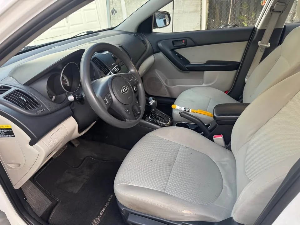 2012 Kia Forte - Image 5 of 7