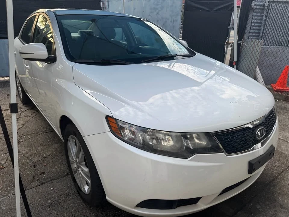 2012 Kia Forte - Image 2 of 7
