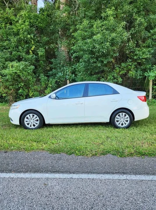 2012 Kia Forte - Image 5 of 13