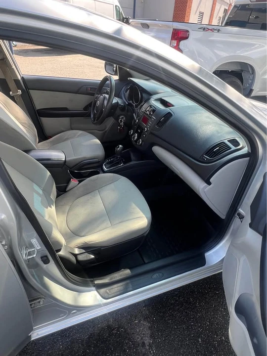 2012 Kia Forte - Image 6 of 14