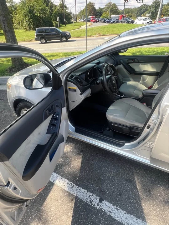 2012 Kia Forte - Image 13 of 14