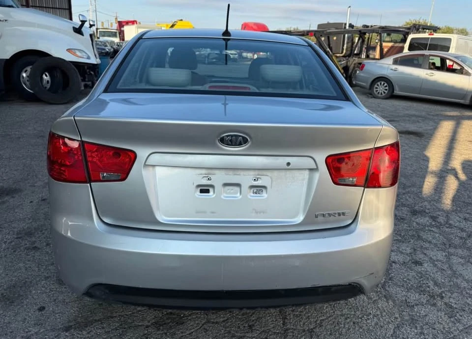 2012 Kia Forte - Image 4 of 10