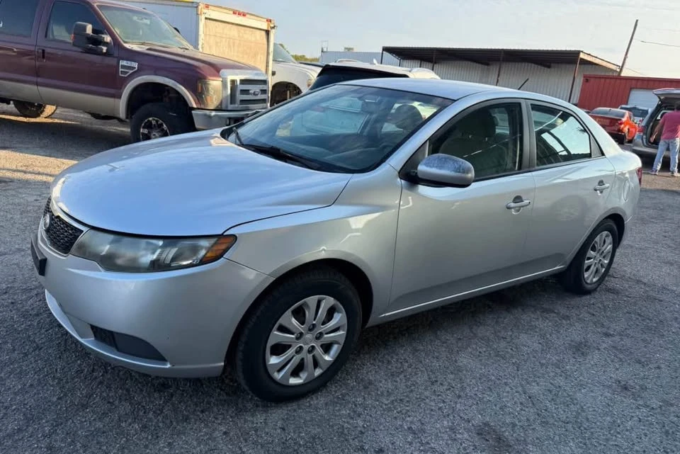 2012 Kia Forte - Image 3 of 10