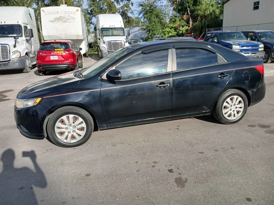 2012 Kia Forte - Image 2 of 12
