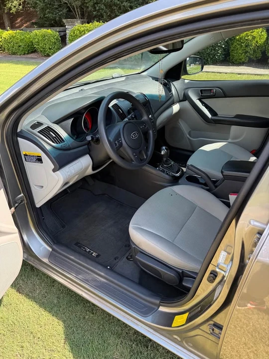 2012 Kia Forte - Image 10 of 16