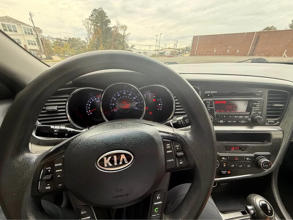 2012 Kia Optima/K5 - Image 10 of 12